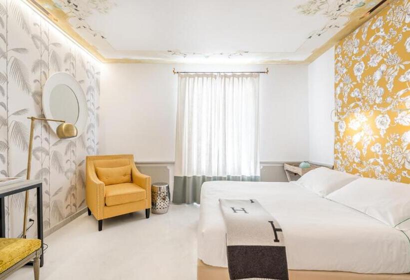 اتاق سوپریور با چشم‌انداز جانبی دریا, La Torretta Lodge