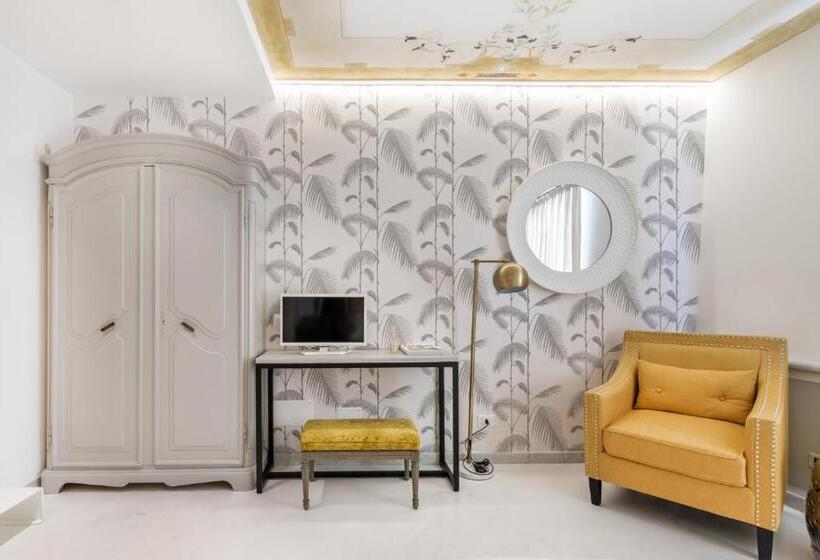 اتاق سوپریور با چشم‌انداز جانبی دریا, La Torretta Lodge