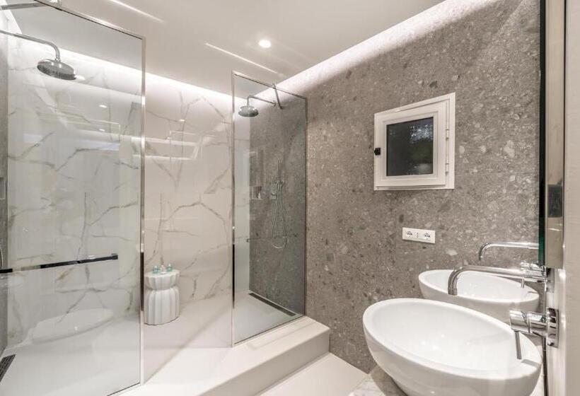 سوییت با چشم‌انداز دریا, La Torretta Lodge