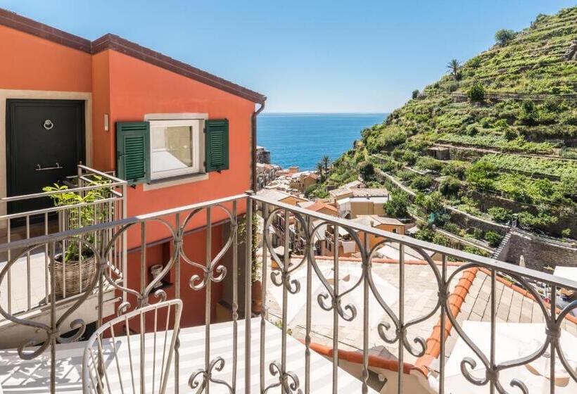 سوییت با چشم‌انداز دریا, La Torretta Lodge