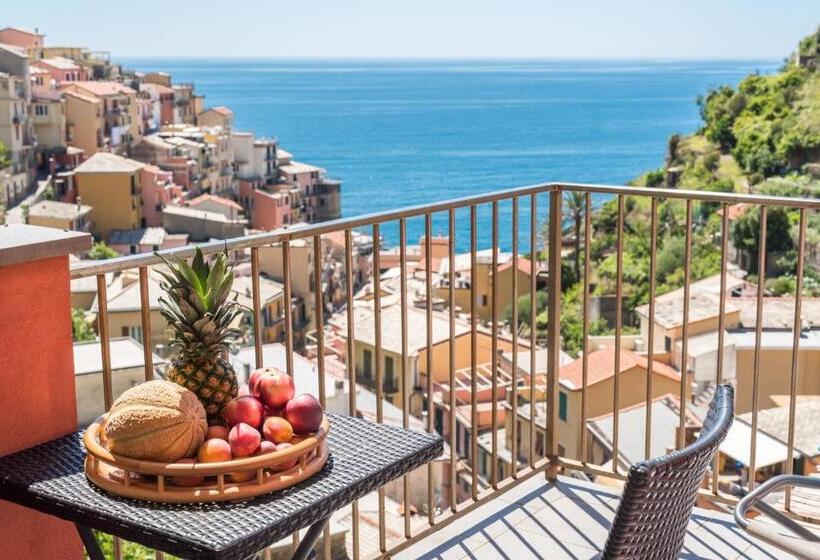 اتاق استاندارد یک نفره با چشم‌انداز دریا, La Torretta Lodge