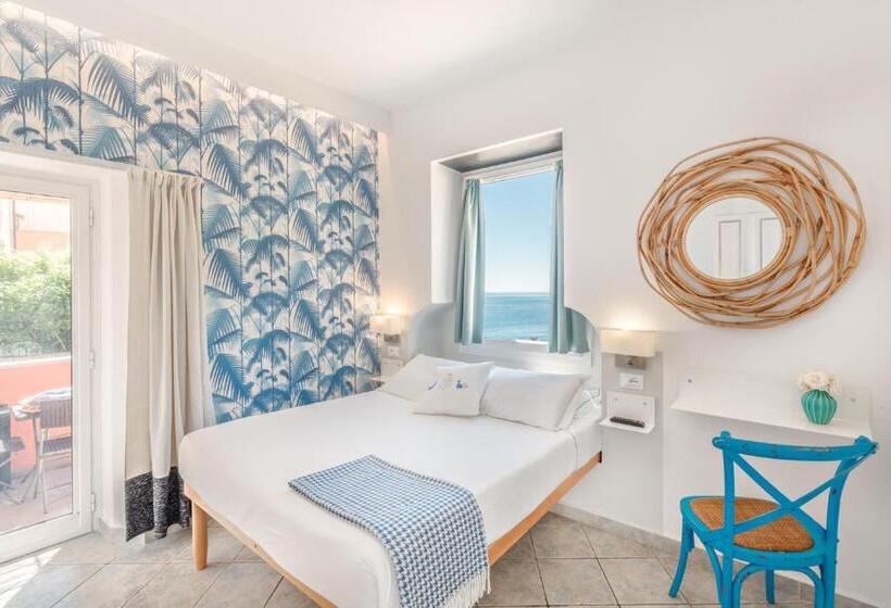 اتاق استاندارد یک نفره با چشم‌انداز دریا, La Torretta Lodge