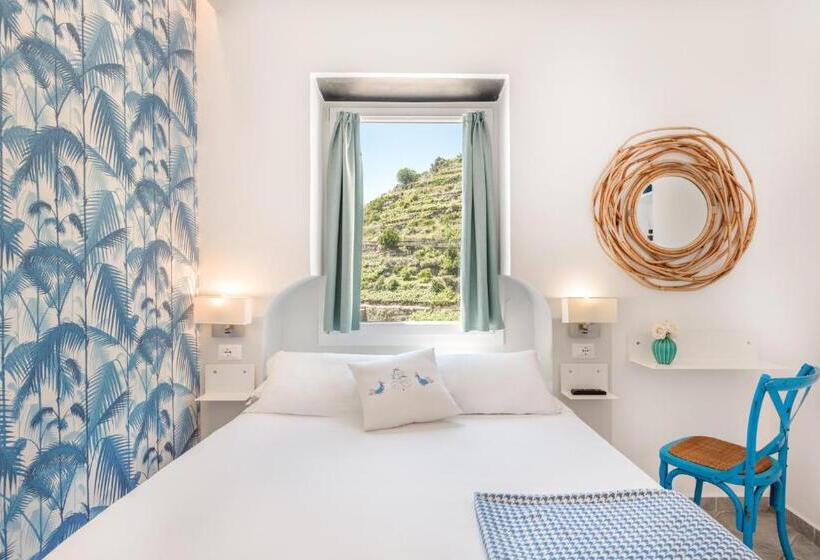 اتاق استاندارد یک نفره با چشم‌انداز دریا, La Torretta Lodge