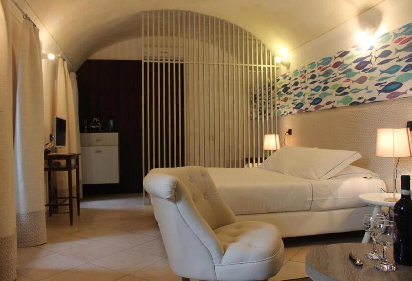 سوییت جونیور سوپریور, La Torretta Lodge