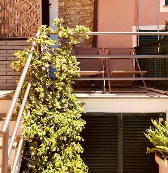 اتاق استاندارد با چشم‌انداز کوهستان, La Torretta Lodge