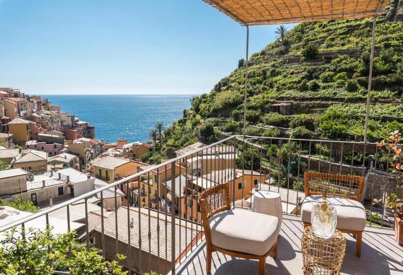 اتاق لوکس با چشم‌انداز دریا, La Torretta Lodge