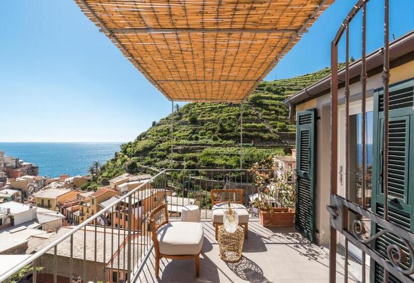 اتاق لوکس با چشم‌انداز دریا, La Torretta Lodge