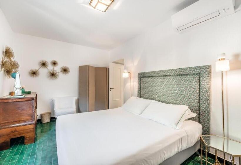 سوئیت 2 خوابه, La Torretta Lodge