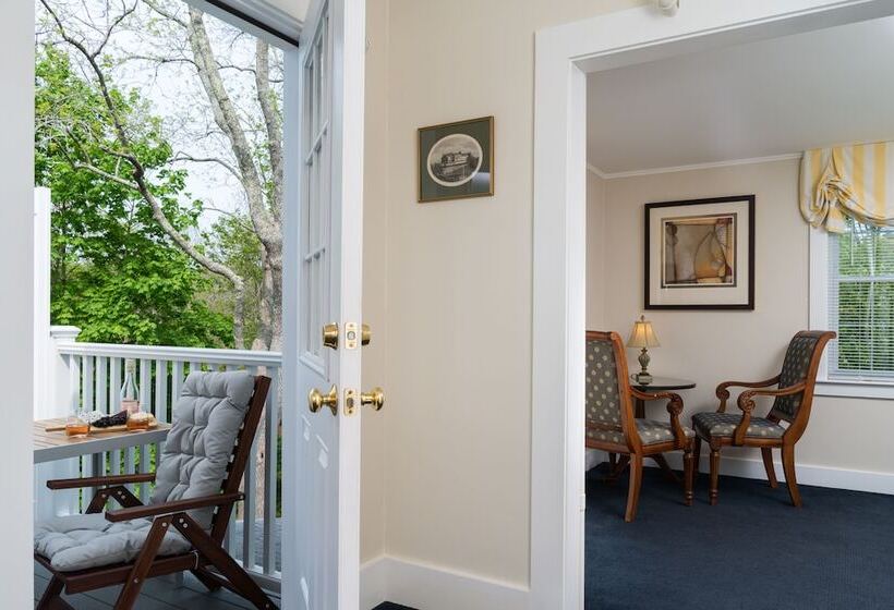 סוויטת ג'וניור נוף לגינה, The Inn At Cape Cod
