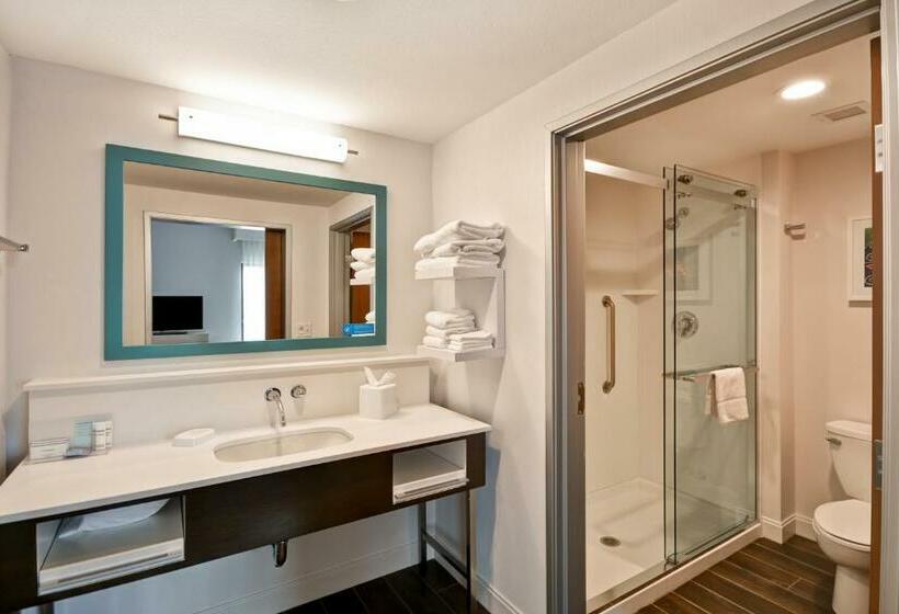 חדר סטנדרט עם מיטת קינג, Hampton Inn &  Suites Grants Pass