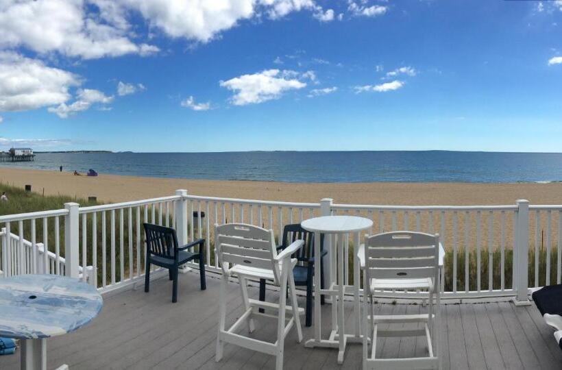 اتاق استاندارد چهارنفره با بالکن, The Beachwood