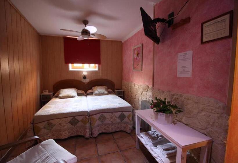 اتاق استاندارد با سرویس بهداشتی مشترک, Posada De Peregrinos