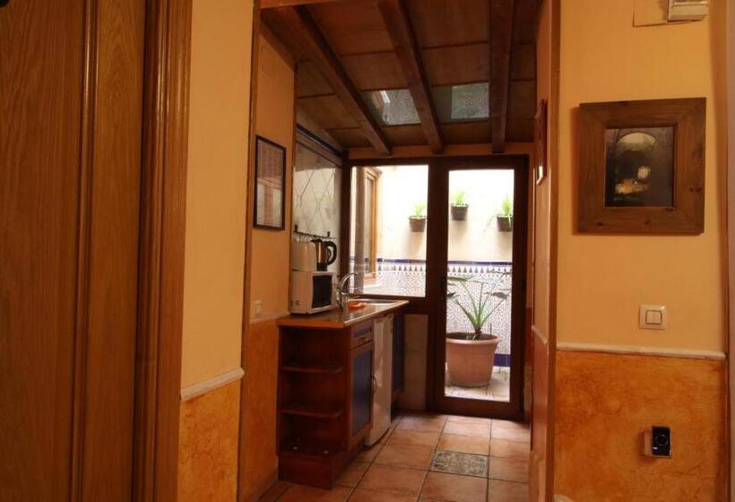 اتاق استاندارد با سرویس بهداشتی مشترک, Posada De Peregrinos
