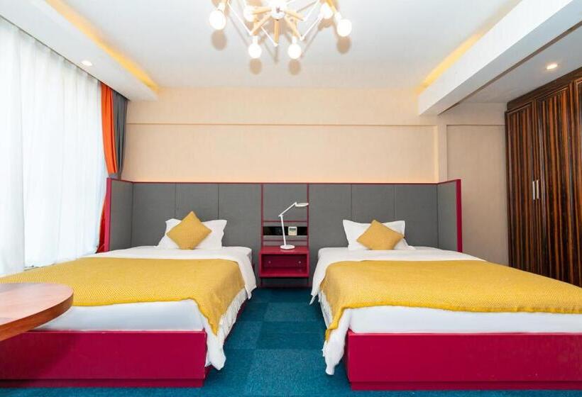 اتاق لوکس خانوادگی, The Palace Service Apartment Beijing