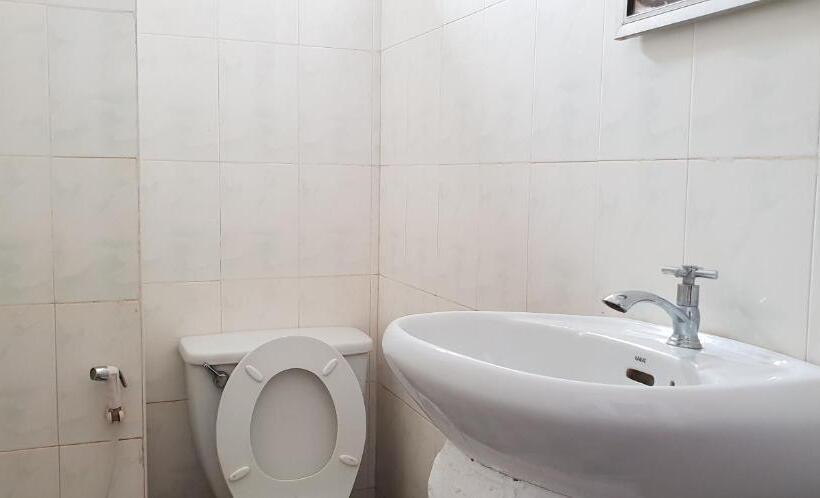اتاق اکونومی, Smiley's Guesthouse