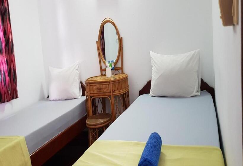 اتاق اکونومی, Smiley's Guesthouse