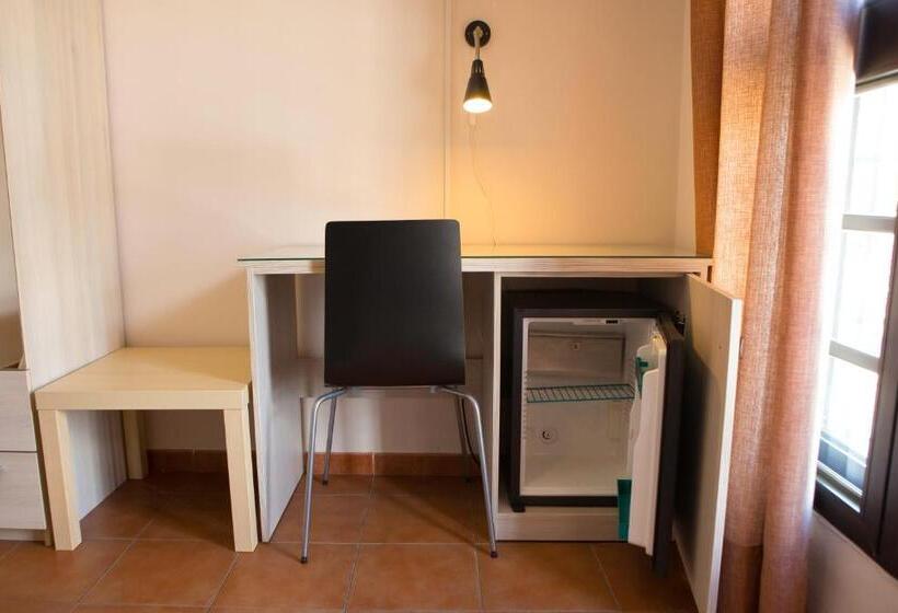 اتاق استاندارد, Pensión Y Apartamentos El Taxi