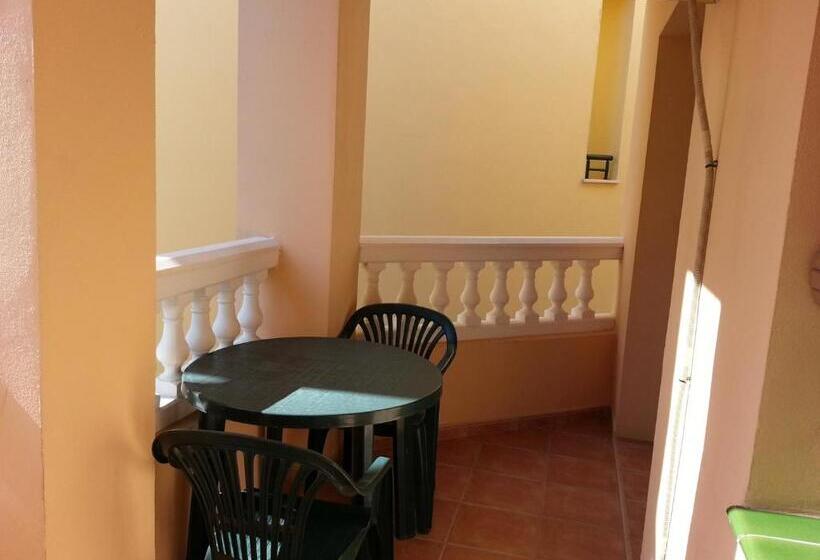 آپارتمان 1 خوابه, Pensión Y Apartamentos El Taxi