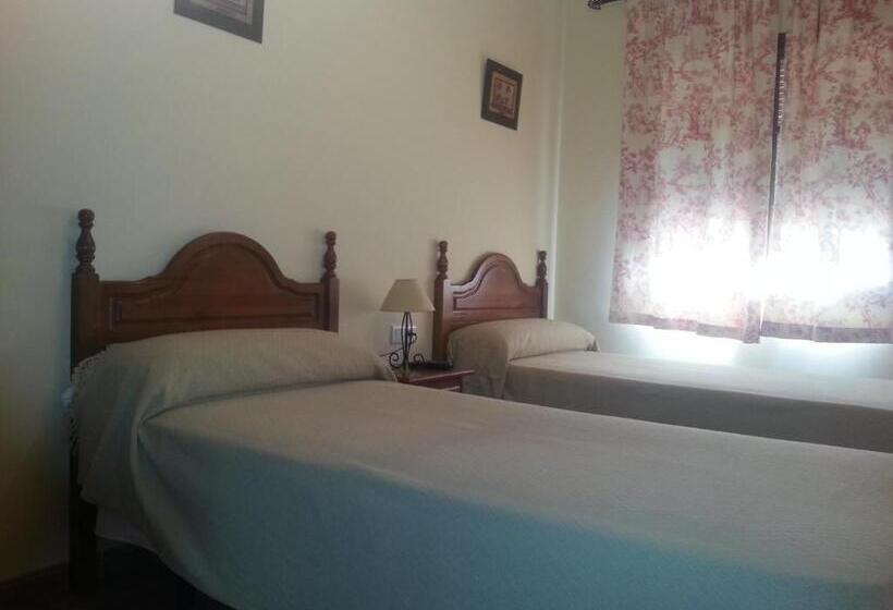 آپارتمان 1 خوابه, Pensión Y Apartamentos El Taxi