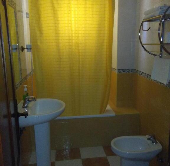 آپارتمان 1 خوابه, Pensión Y Apartamentos El Taxi
