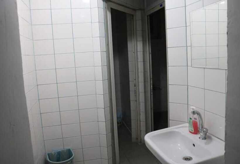 اتاق راحتی سه تخته, Zafer Hostel