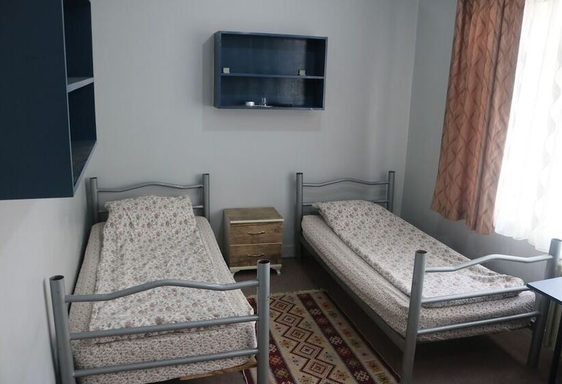 اتاق راحتی سه تخته, Zafer Hostel