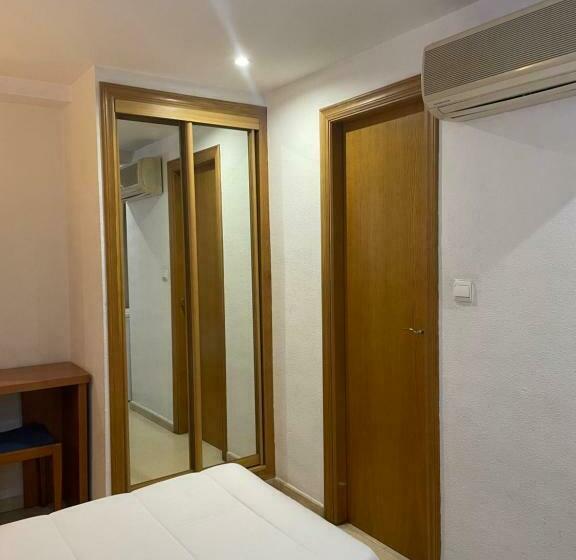 اتاق استاندارد, Hostal María