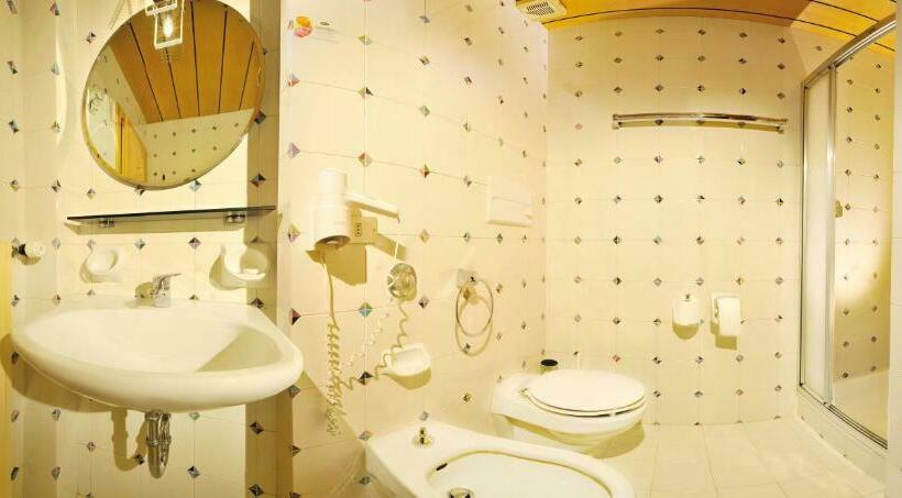 استودیوی استاندارد, Residence Adler