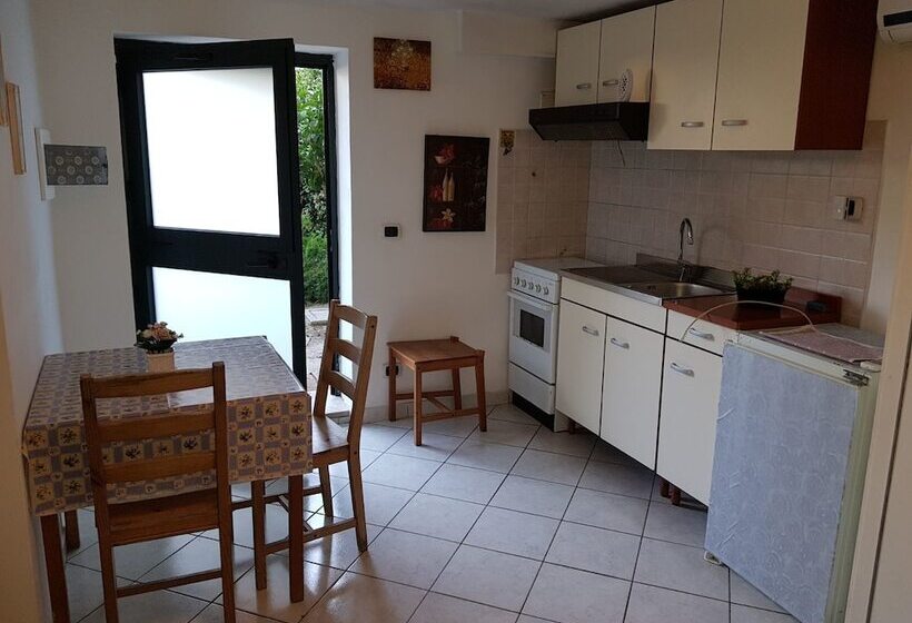 استودیوی استاندارد, Agriturismo Torre Flavia
