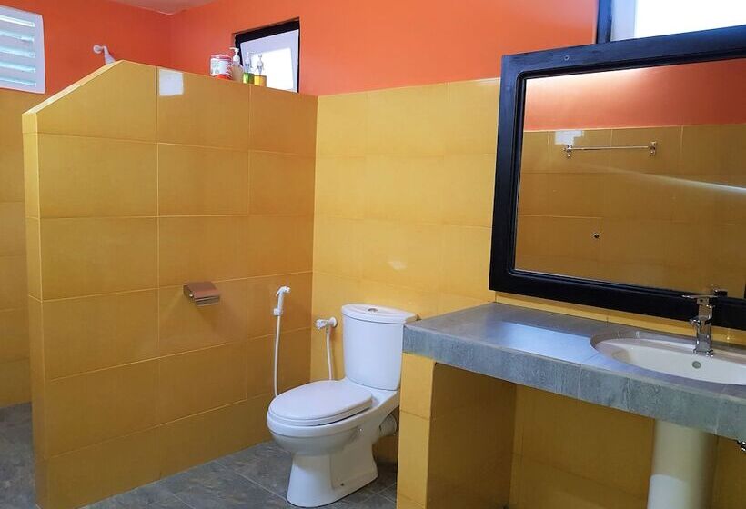 اتاق پریمیوم چهارنفره, Villa Gaetano Unawatuna