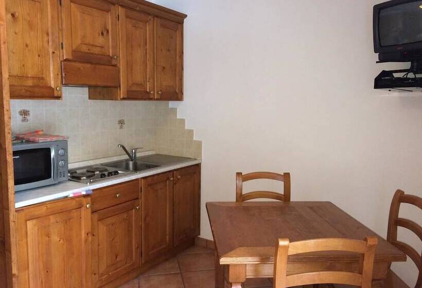 استودیو استاندارد با چشم‌انداز کوهستان, Residence Oberteil