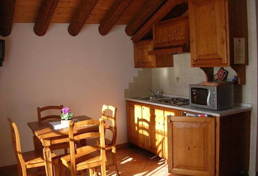 استودیو استاندارد با چشم‌انداز کوهستان, Residence Oberteil