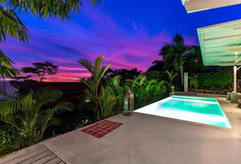 اتاق لوکس با چشم‌انداز دریا, Akwa Resorts Ocean View
