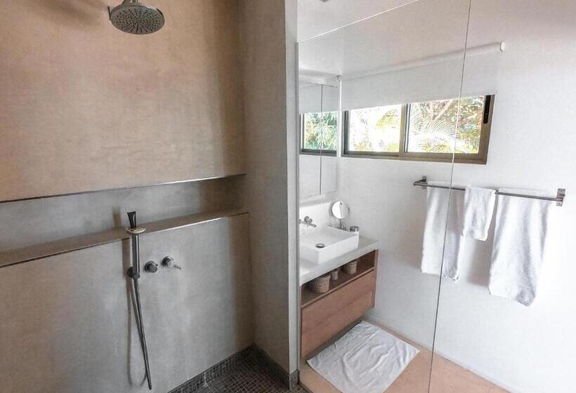 بانگلوی لوکس, Akwa Resorts Ocean View