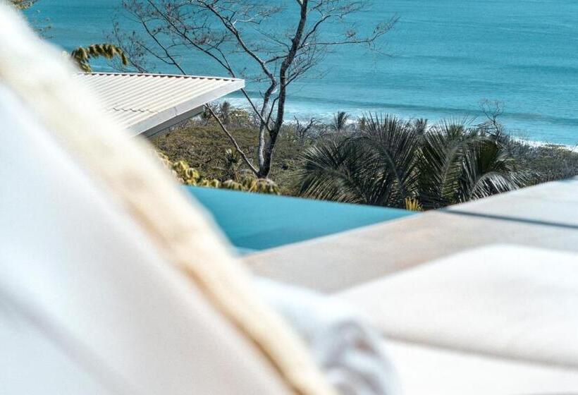 بانگلوی لوکس, Akwa Resorts Ocean View