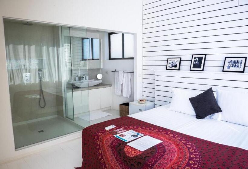 اتاق لوکس با چشم‌انداز دریا, Akwa Resorts Ocean View