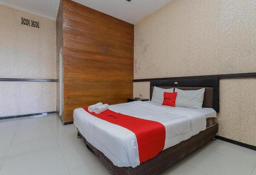 اتاق لوکس, Reddoorz Plus Near Museum Angkut Batu 4