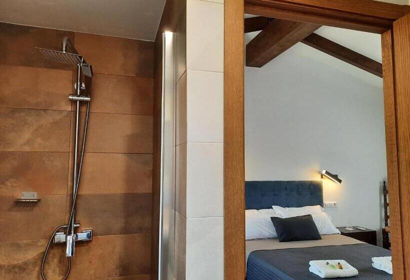 اتاق استاندارد با وان آب گرم, El Escudo De Calatrava