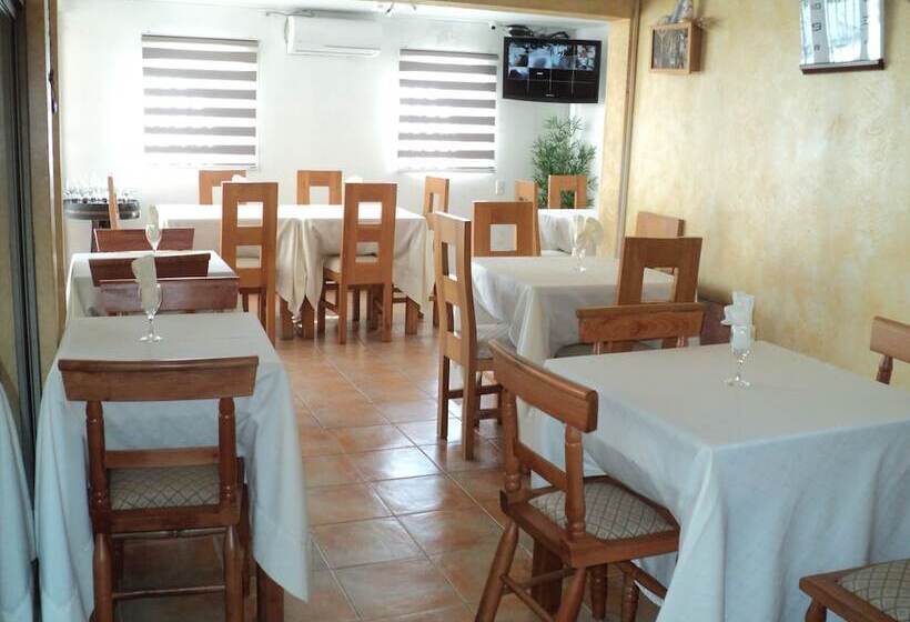 اتاق خانوادگی, Hostal Casa Familia