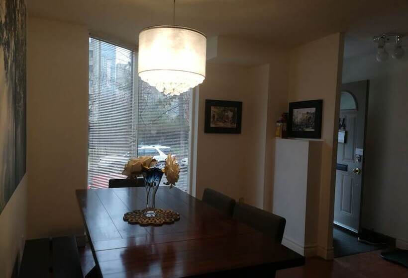 اتاق لوکس با چشم‌انداز باغ, Margie Townhome Suites