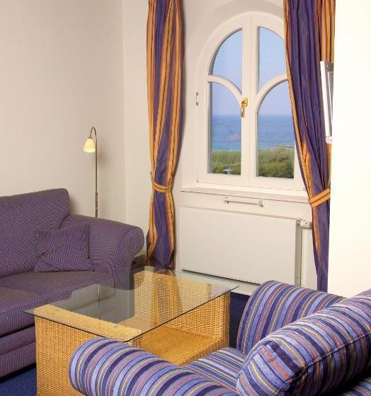 اتاق لوکس با بالکن و چشم‌انداز دریا, Pension Strandschloss Arielle