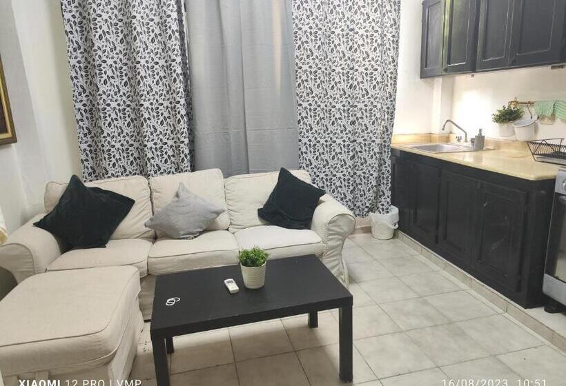 استودیوی لوکس, Aparthotel Genova