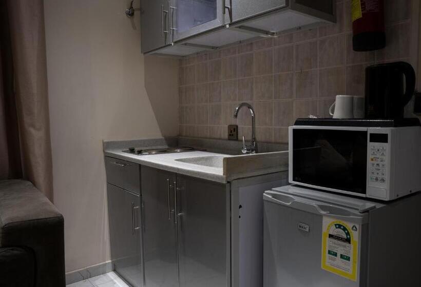 اتاق اکونومی, Toot House Alqaim