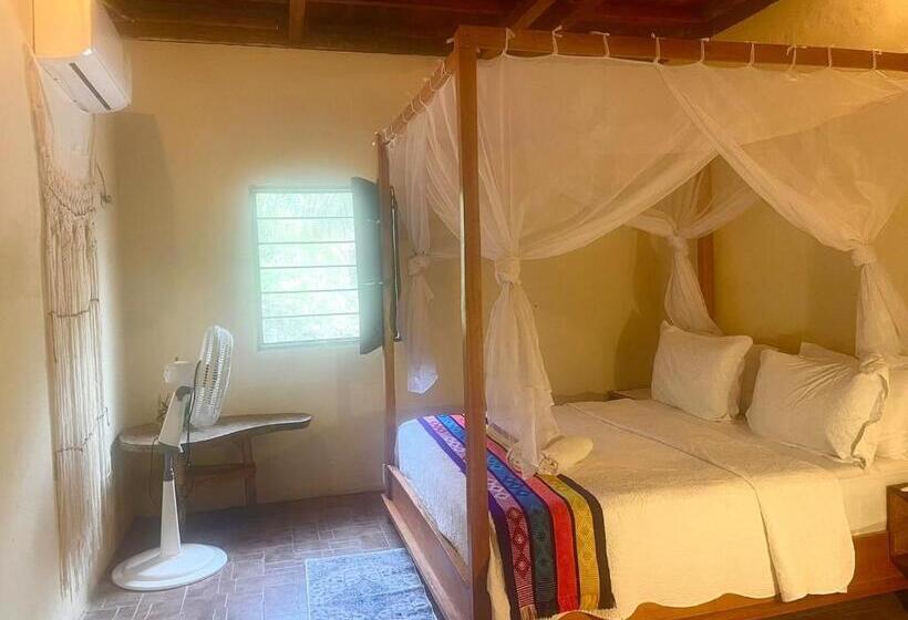 اتاق استاندارد چهار تخته, Finca Escondida