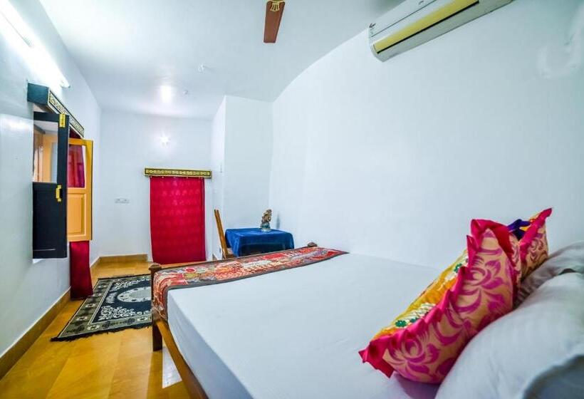 اتاق استاندارد, Mud Mirror Guesthouse
