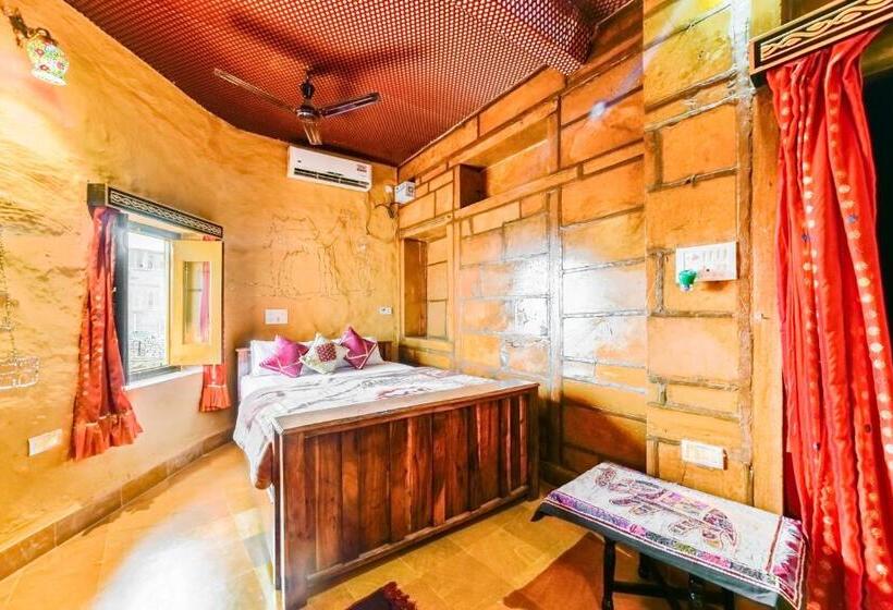 اتاق لوکس, Mud Mirror Guesthouse