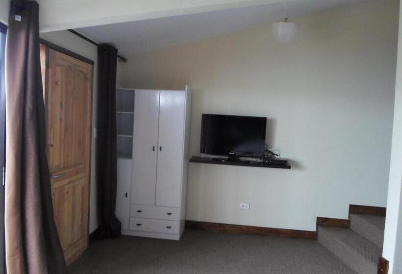 اتاق استاندارد با چشم‌انداز دریا, Nautel