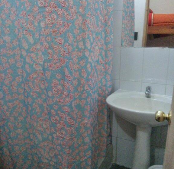 اتاق استاندارد چهار تخته, Pucontours Hostal   Hostel