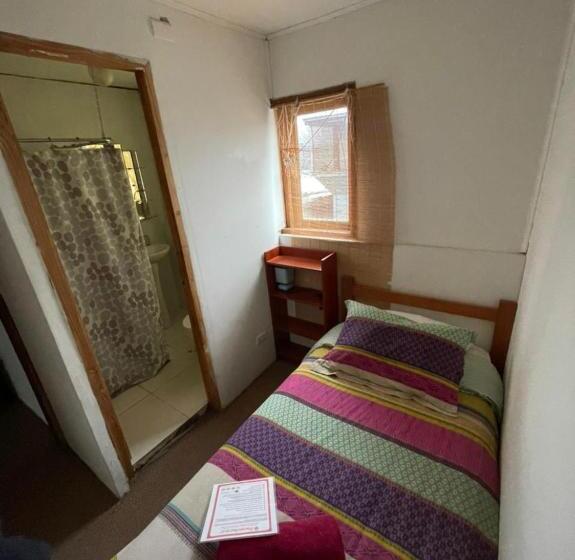 اتاق استاندارد یک نفره, Pucontours Hostal   Hostel