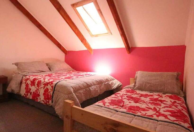 اتاق استاندارد سه نفره, Pucontours Hostal   Hostel